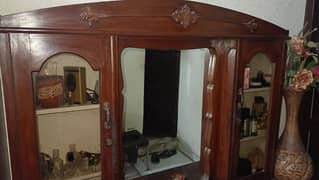 Dressing table + Show case