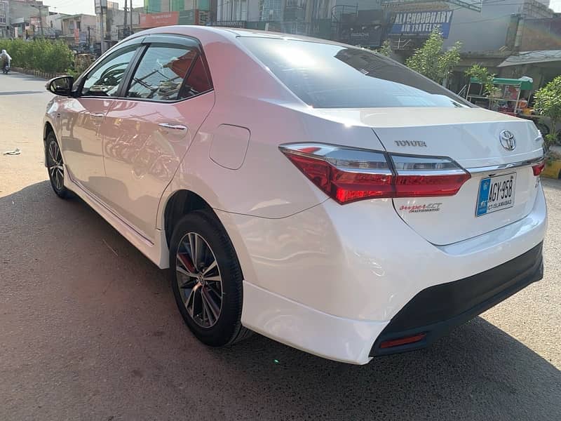 Toyota Corolla Altis 2018 Total original 8