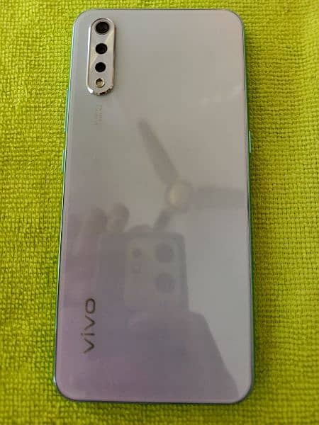 vivo S1 4/128 10/10 in display finger 1