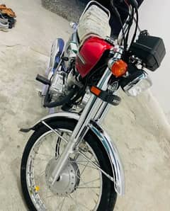 HONDA CG 125CC FOR SALE URGENT CONTACT WHATSAPP 03209799627