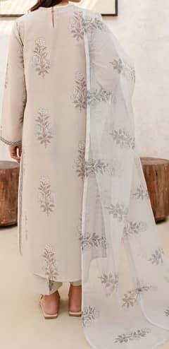 Piece Lawn Suit-Embroidered (Unstitched)