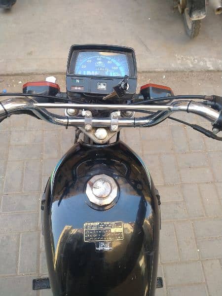 Assalam o alikom I am selling my bike 2