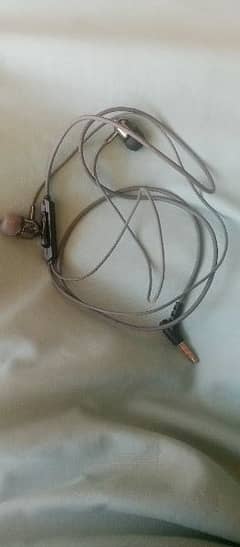 stereo earphone