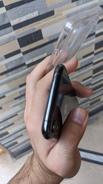 iPhone Xs Waterproof 3