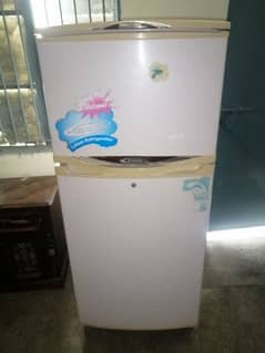 waves medium size fridge good condition