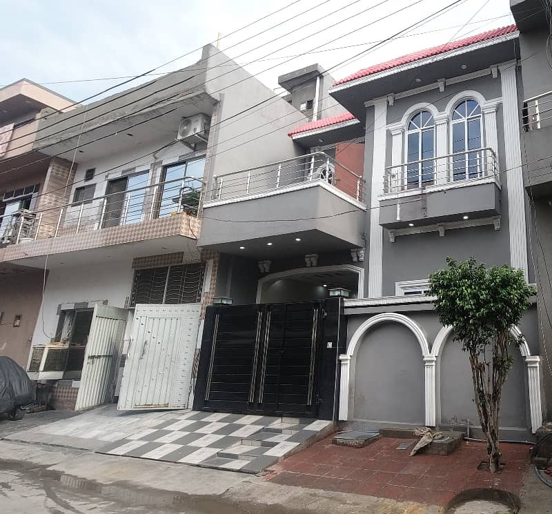 A Centrally Located House Is Available For Sale In Lahore 2