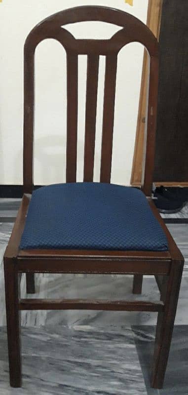 6 Seater good quality dining table for sale. . . 5