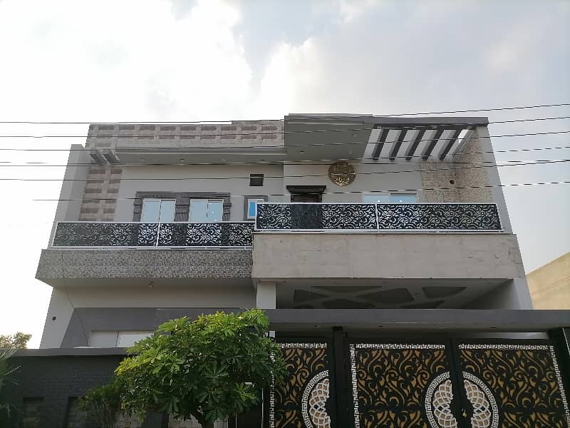 A Prime Location House Of 10 Marla In Satiana Road 1