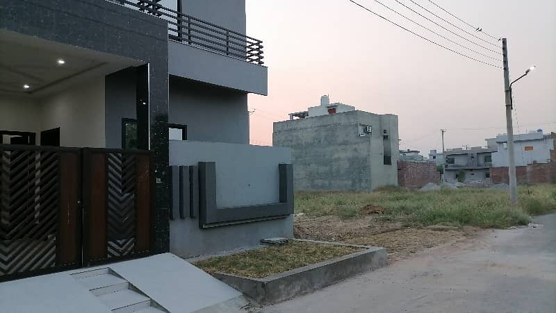 Prime Location 5 Marla House For sale In Satiana Road Satiana Road In Only Rs. 12000000 3