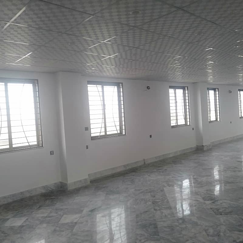 1200 Sqft Ready Office Available For Rent At Kohinoor One Plaza 2