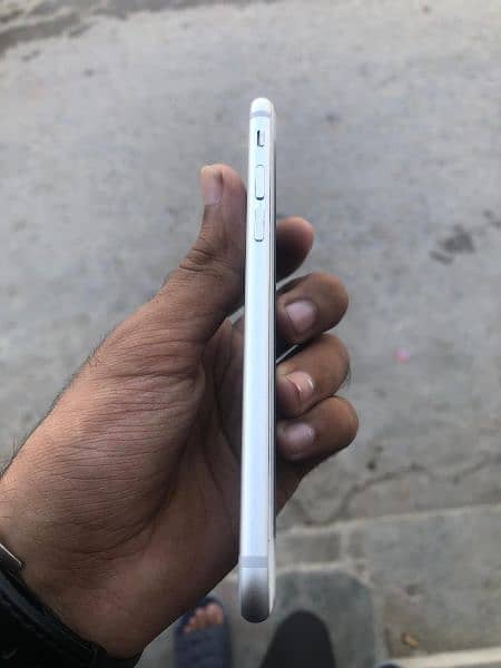 iPhone 6s 64gb pta approved 3