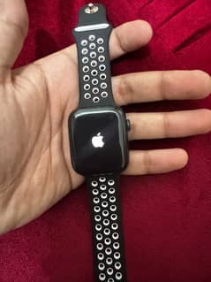 Apple watch SE 2nd generation ( Urgent sale )