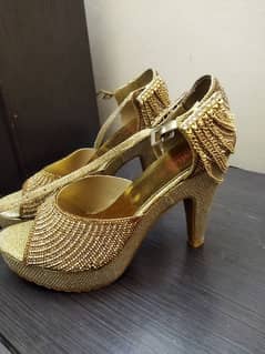 heels in good condition