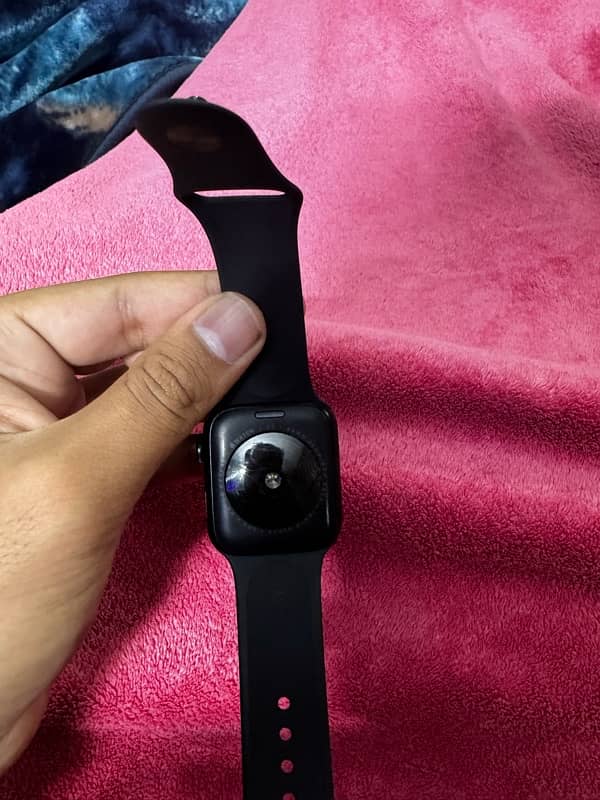 Apple watch se 2 with box and warrenty 4