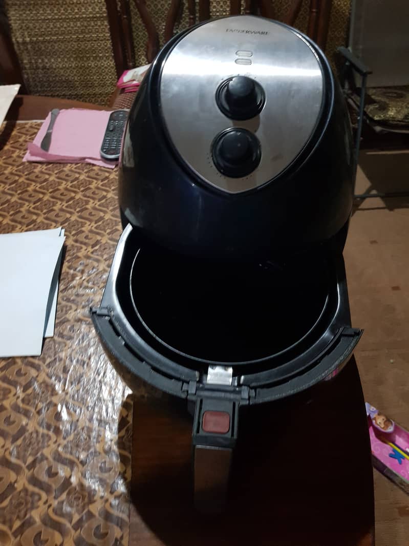 Air fryer imported from USA and nikai hot plate 1