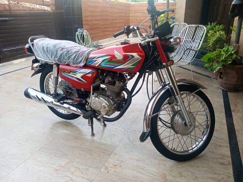 Honda 2023 cc125 1