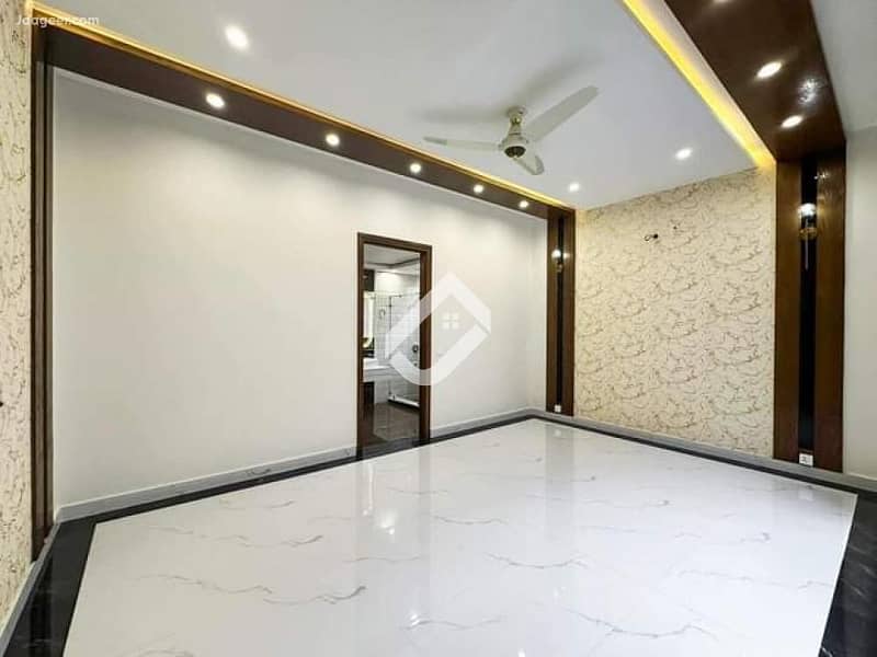 House for sale in DHA Phase 9 4