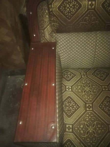 Sofa Set is Good condition like new 3