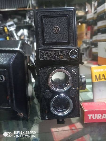 yashica Mat 124G (120) TLR Camera with box pack 2