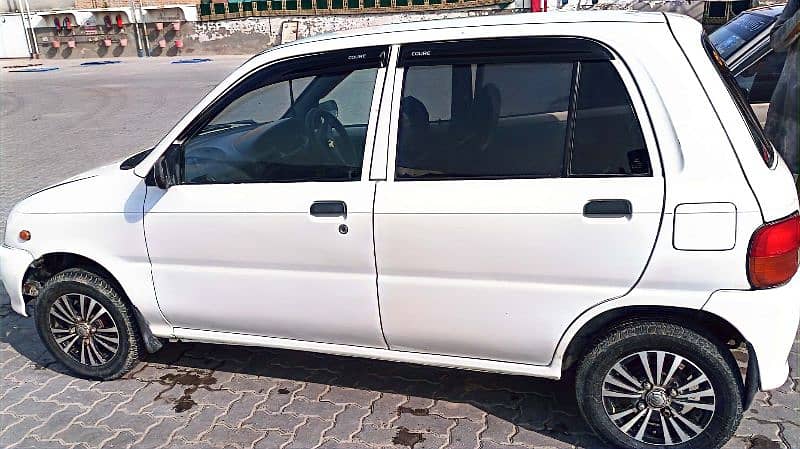 Daihatsu Cuore 2009 8