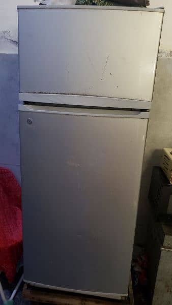 Medium size fridge sale Urgent 5