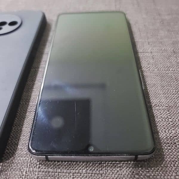 Phone Oneplus 7T. 8/128GB. Only phone. 4