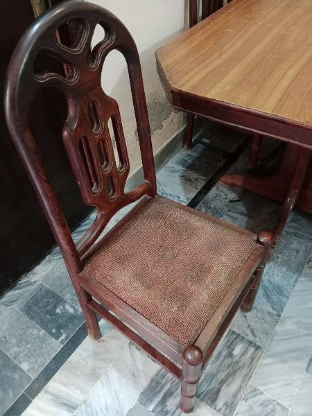 Good condition Dining table 2