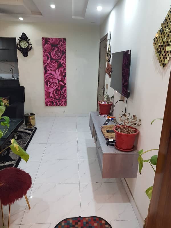 Furnish laxry apartment bahria town lahore par day weekly available for rent 5