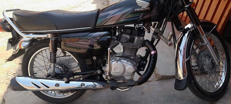 honda 125 2023 model black colour 10