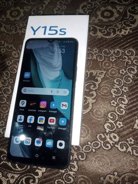 vivo y15s with box charger 1