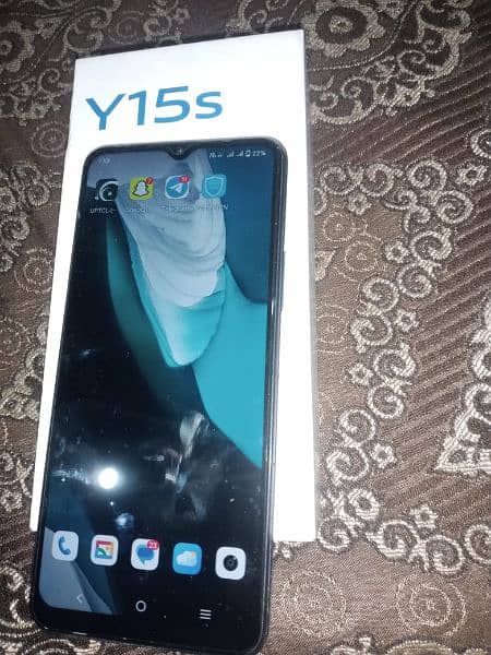 vivo y15s with box charger 3