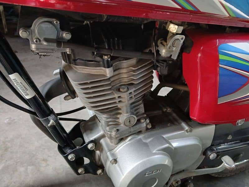 Red Honda 125 condition 9/10 2