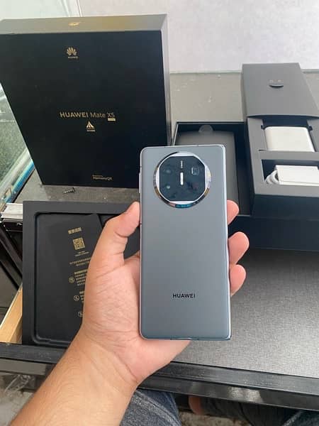 Huawei mate x5 1