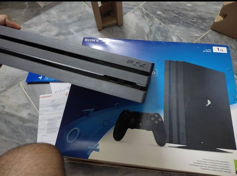 Sony PS4 Pro 2 controller with box 1 TB 4k 2