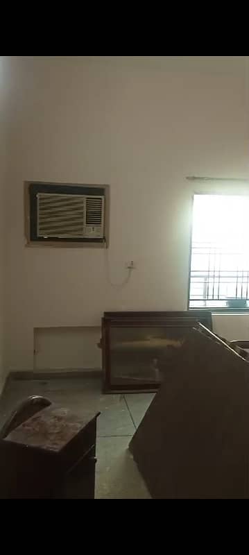 1 KANAL UPPER PORTION AVAILABLE FOR RENT 8