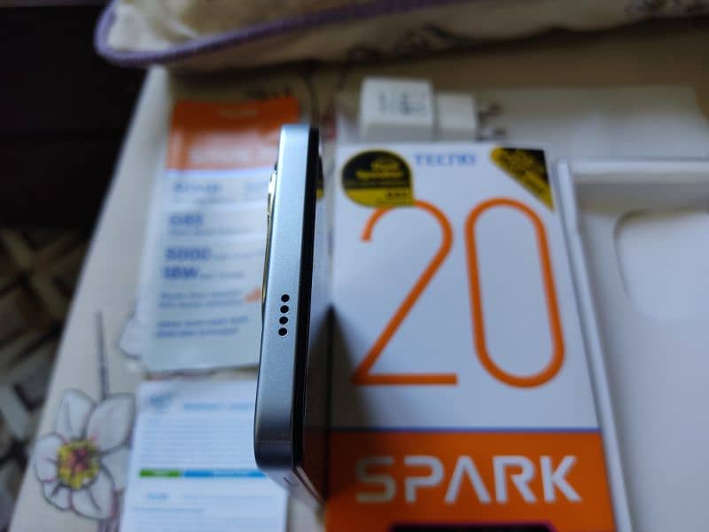 Tecno spark 20 (11 month warranty almost) 2