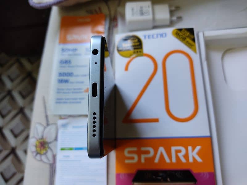 Tecno spark 20 (11 month warranty almost) 3