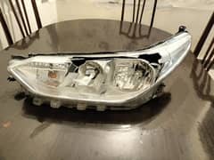 Toyata Yaris Ativ X headlight