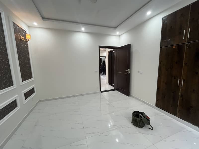 10 MARLA BEAUTIFUL DOUBLE STOREY HOUSE FOR SALE IN WAPDA TOWN PHASE 2 AT HOT LOCATION 14