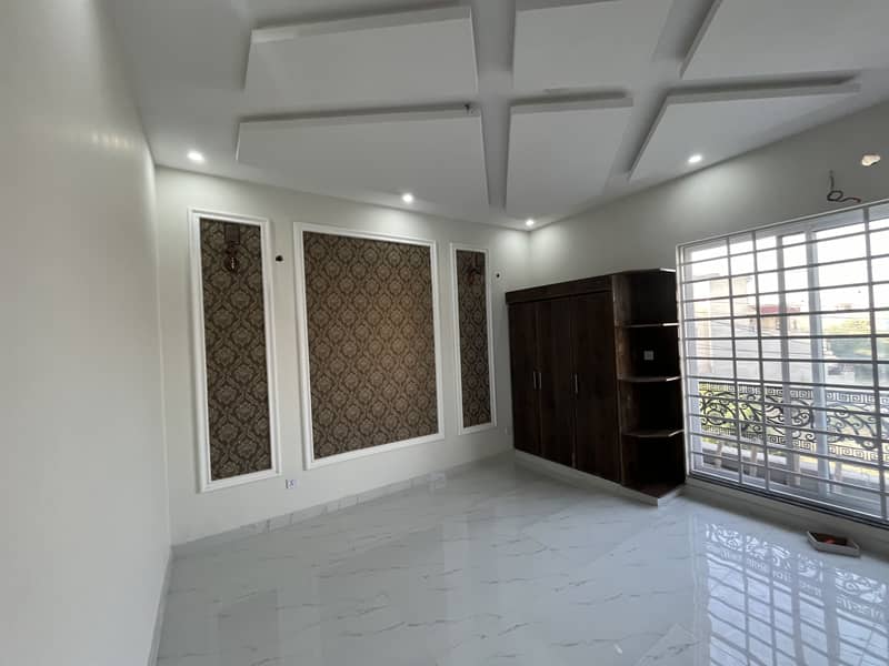 10 MARLA BEAUTIFUL DOUBLE STOREY HOUSE FOR SALE IN WAPDA TOWN PHASE 2 AT HOT LOCATION 36