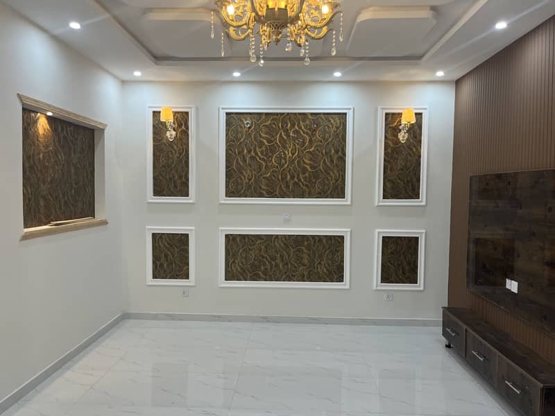 10 MARLA BEAUTIFUL DOUBLE STOREY HOUSE FOR SALE IN WAPDA TOWN PHASE 2 AT HOT LOCATION 39