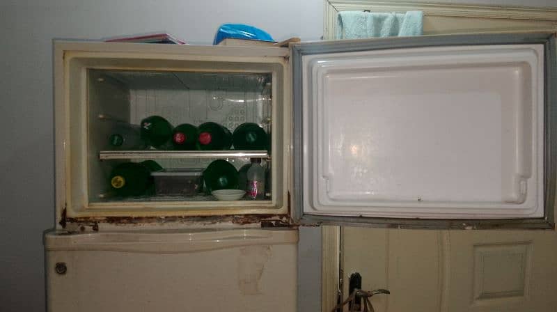 Dawlance Fridge Refrigerator | Best Condition Working Fine 3