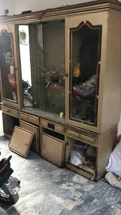 used showcase in reason able price