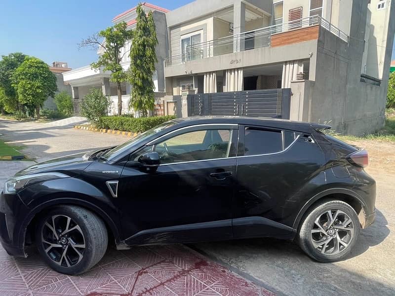 Toyota C-HR 2017 4