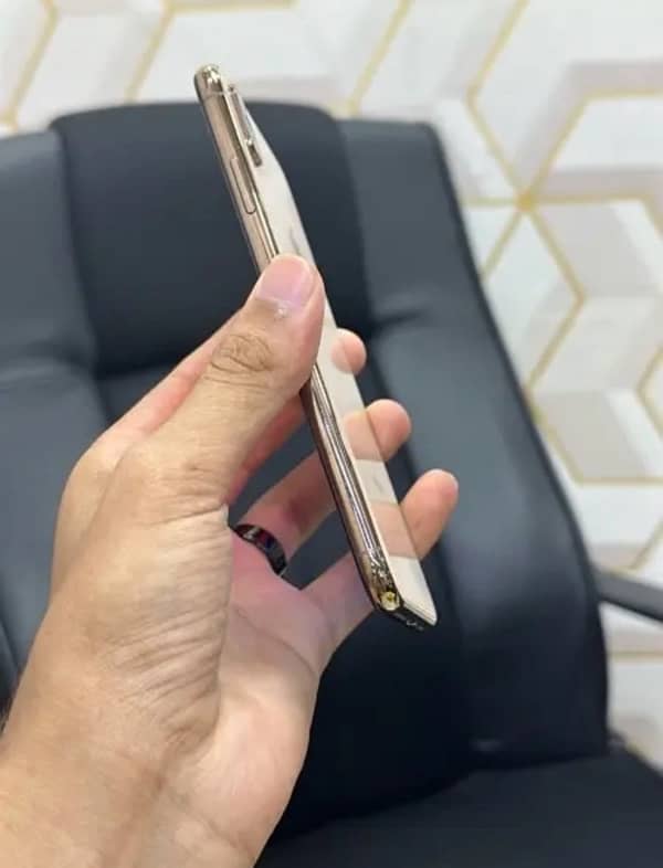 iphone xs max PTA Approved 256gb 1