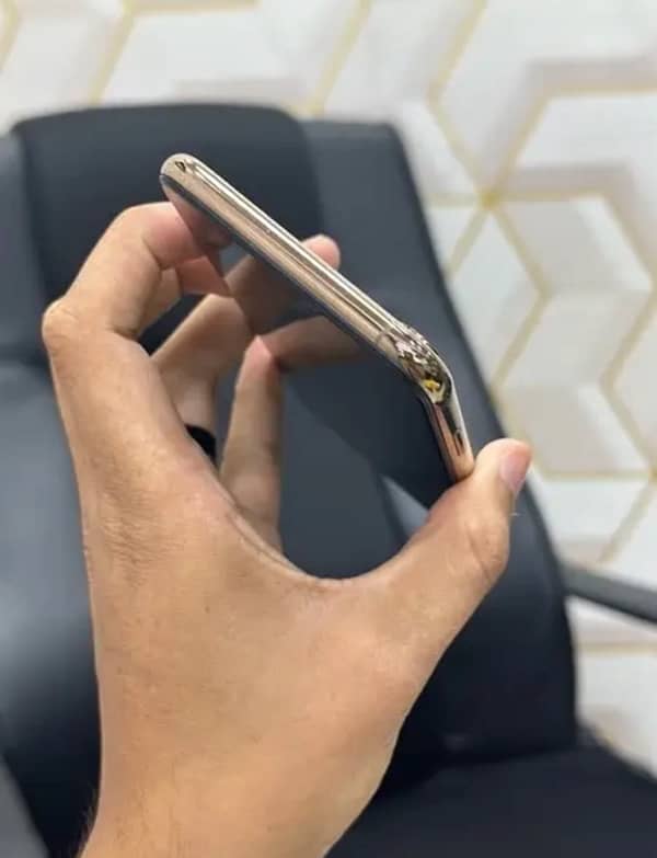 iphone xs max PTA Approved 256gb 3