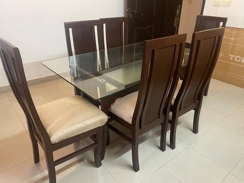 Dining table of Sale 0