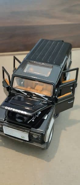 diecast defender model scale open door 1