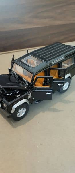 diecast defender model scale open door 2