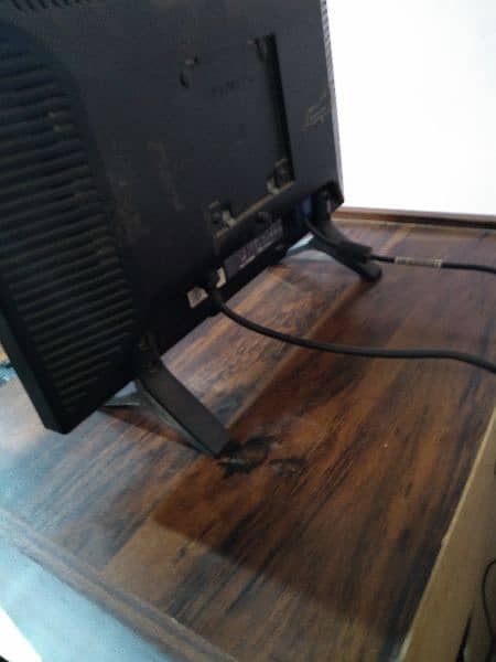 Dell Computer Complete set along with trawli and foldable chair. 10